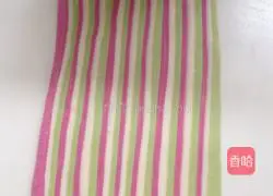 Illustration of how to make rainbow noodles 11