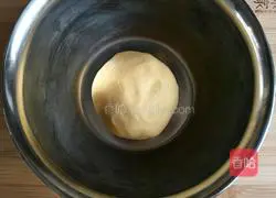Illustration of how to make corn flour steamed buns 3