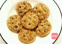 Illustration of how to make nut pancakes 13