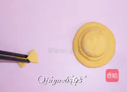 Illustration of how to make hat steamed buns 8