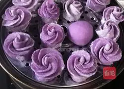 Illustration of how to make purple sweet potato bud steamed buns 10
