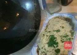 Illustration of how to make noodles with scallion oil 3