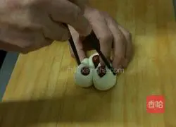 Illustration of how to make rolled steamed buns 6