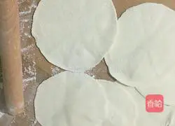 Illustration of how to make pork and green onion stuffed buns 12