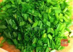 Illustration of how to make pan-fried chive pancake 1