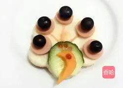 Illustration of how to make peacock sandwich 5