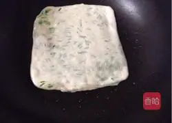 Illustration of how to make hot noodles and scallion pancakes 9