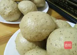Milk-flavored red date steamed buns recipe 9
