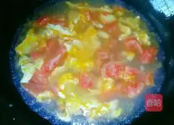 Illustration of how to make tomato and egg noodles 4
