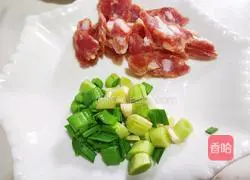 Illustration of how to make fried rice with sausages 3