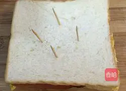 Illustration of how to make egg sandwich 12