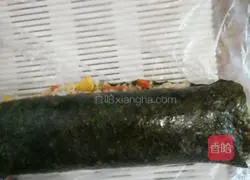 Illustration of how to make seaweed fried rice 11