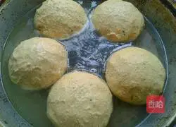 Illustration of how to make dandelion pancakes 10