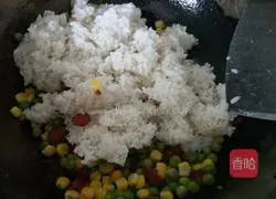 Illustration of how to make three-color fried rice 6