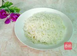 Illustration of how to make tomato and egg noodles 11