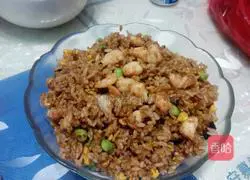 Illustration of how to make fresh shrimp, ham and special egg fried rice 6