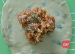 Illustration of how to make pork, chive and scallion pancakes 5