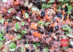 Illustration of how to make juicy Yuanbao dumplings 12