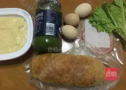 Green Egg and Ham Sandwich Recipe Illustration 1