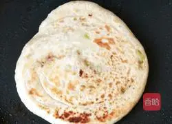 Illustration of how to make green onion cake 7