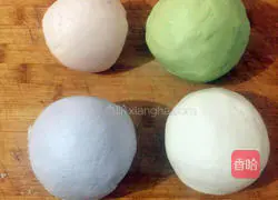 Illustration of how to make cartoon glutinous rice balls 3