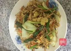 Illustration of how to make fried noodles with eggs 5