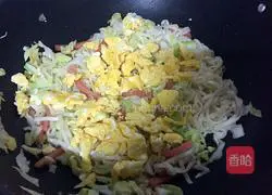 Illustration of how to make fried egg noodles 9