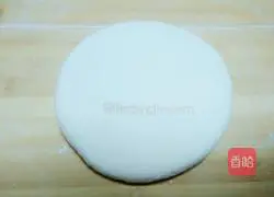 Illustration of how to make Mickey Mouse steamed buns 8