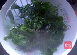 Illustration of how to make shepherd's purse wontons 4