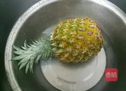 Pineapple Illustration of how to make fried rice 1