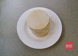 Illustration of how to make leek and pork dumplings 5