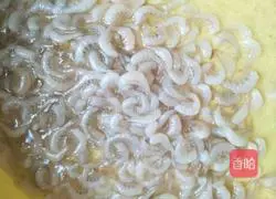 Illustration of how to make shrimp and egg pancakes 2