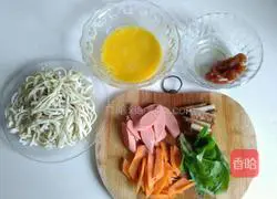 Illustration of how to make fried noodles 1