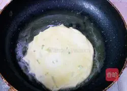 Illustration of how to make scallion pancake 6