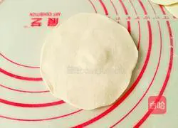 Illustration of how to make sauced pork buns 9