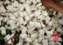 Illustration of how to make eggplant noodles 9