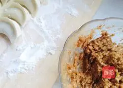 Illustration of how to make mutton dumplings 5