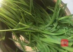 Illustration of how to make leek and egg dough dumplings 2