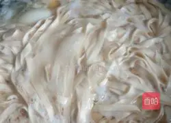 Illustration of how to make pickled cabbage noodles 3