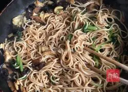 Illustration of how to make fried noodles 7