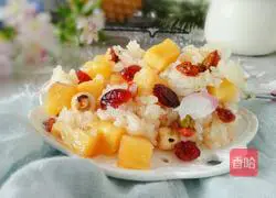 Illustration of how to make colorful pineapple rice 11