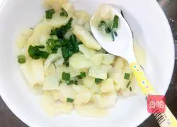 Illustration of how to make homemade potato pancakes 4