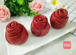 Illustration of how to make rose steamed buns 1
