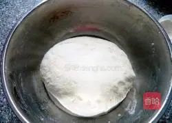 Milk-flavored soybean steamed buns recipe 7