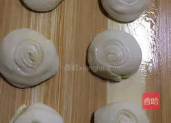 Hot noodle cake.Illustration of how to make it 7