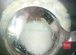 Illustration of how to make egg drop rice wine glutinous rice balls 5