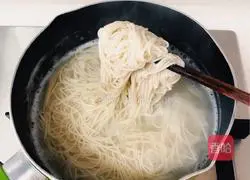 How to make noodles with scallion oil Illustration 2