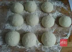 Illustration of how to make winter melon buns 9