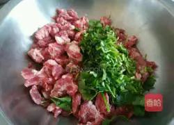 Illustration of how to make Jiaodong pork ribs buns 2