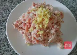 Illustration of how to make fennel and pork dumplings 6